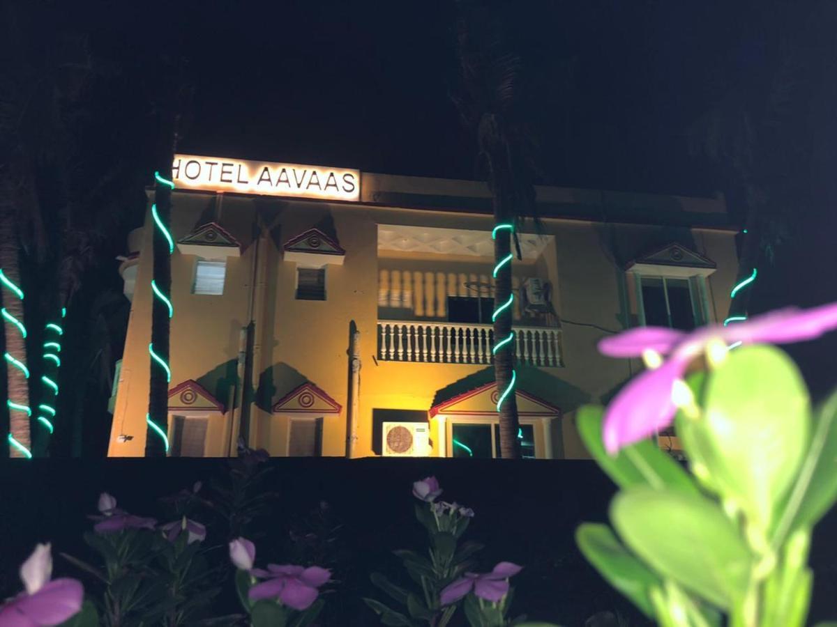 Hotel Aavaas Puri Exteriör bild